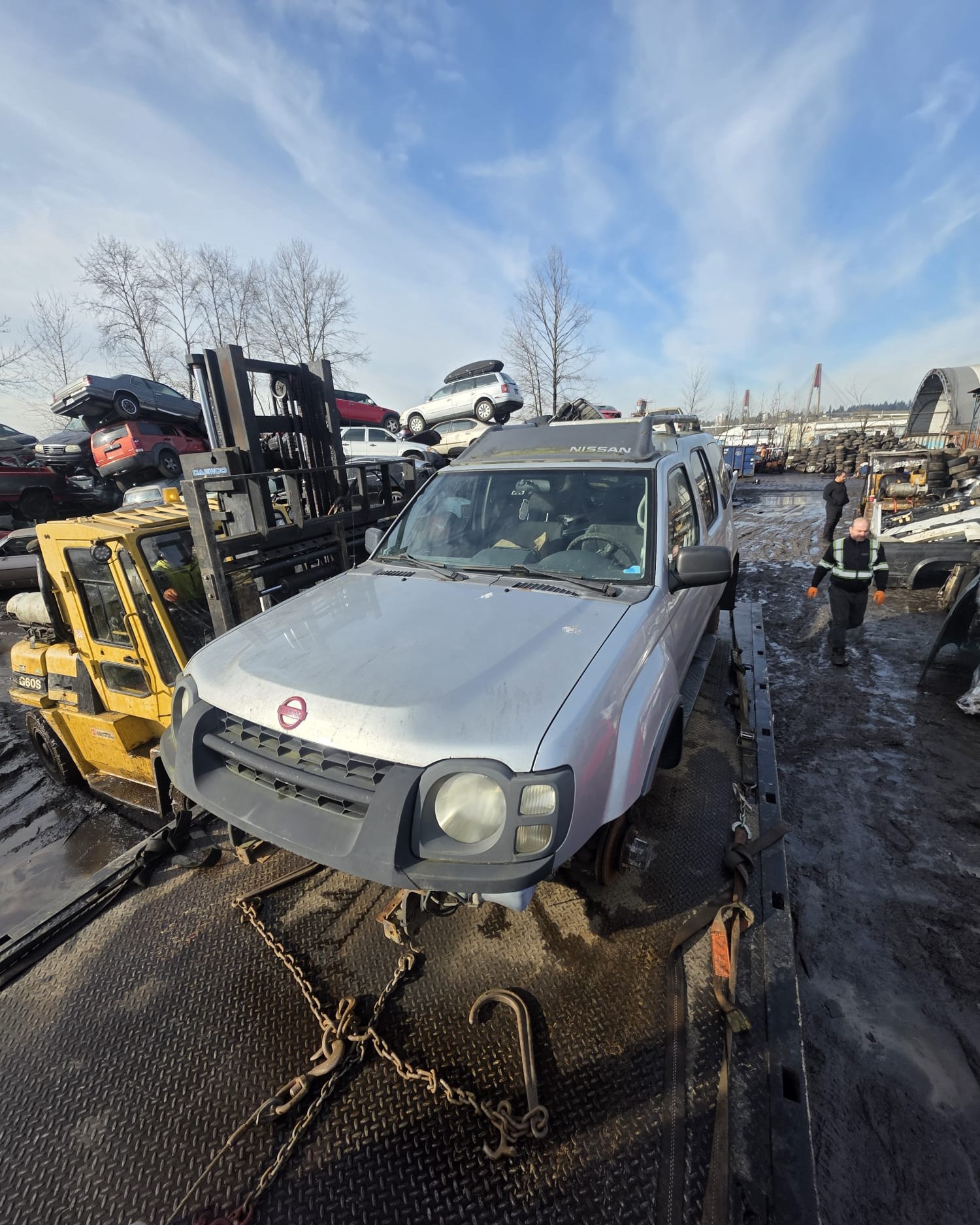 Tight space scrap car removal